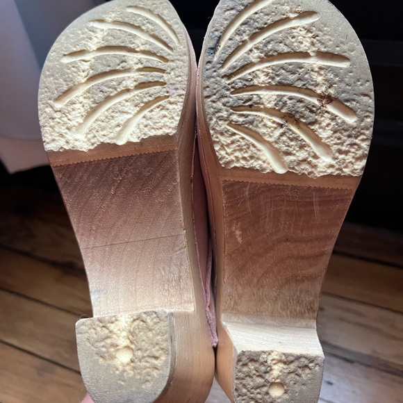 No. 6 Annabel Clogs - Picture 5 of 9